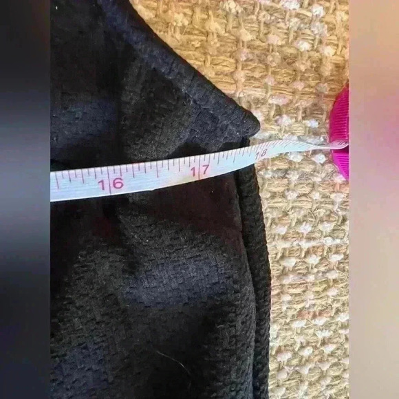 H&M bodysuit black size 12, EUC, one piece sleeveless buttons, cinch waist - Picture 7 of 8